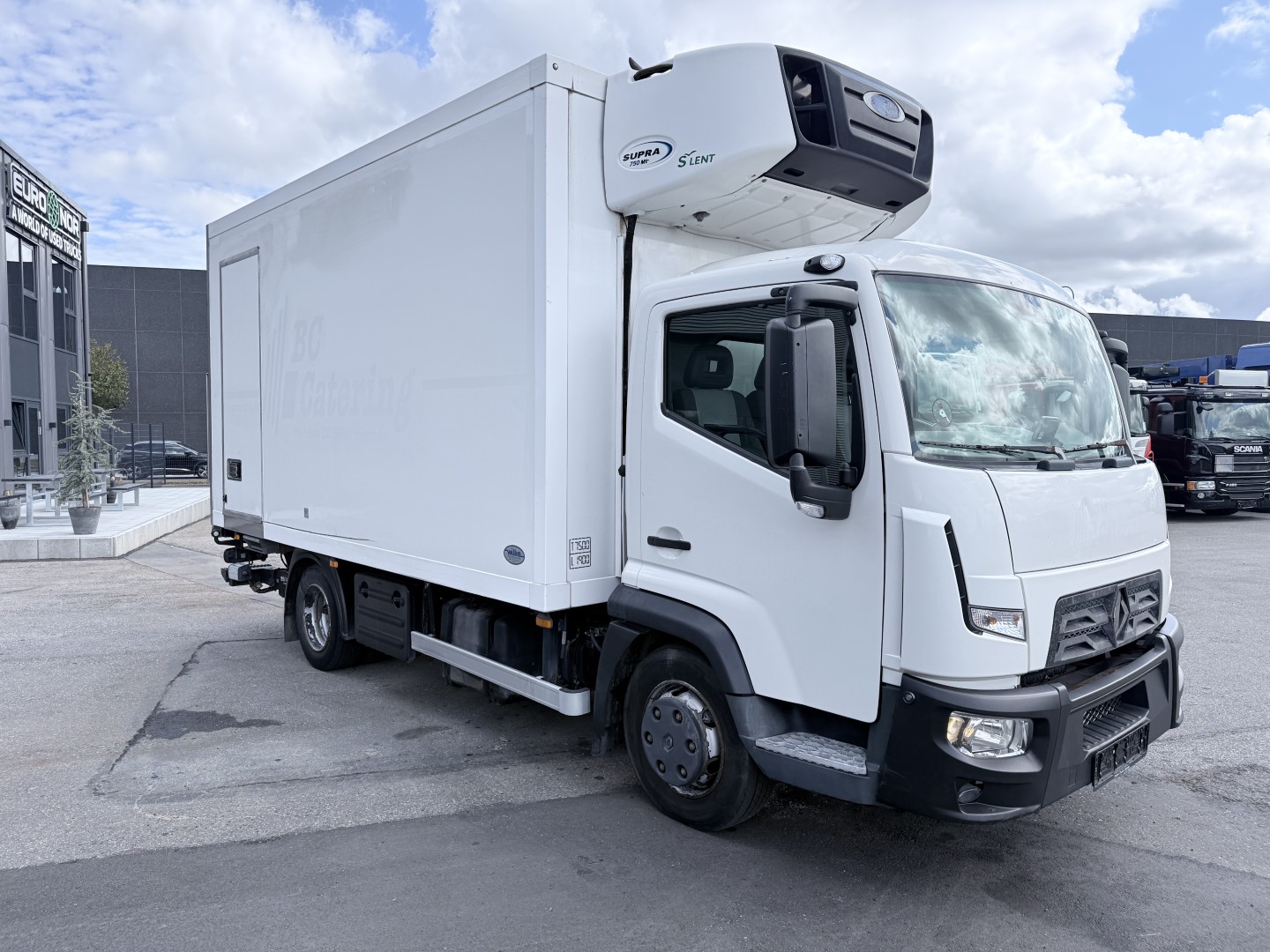 Renault D 7.5 180 4x2 Carrier Supra 750 mt Kølebil