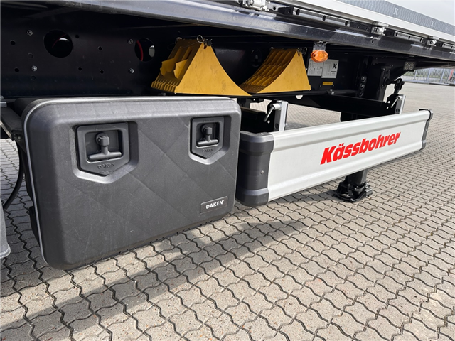 Kässbohrer Truckbeslag, Alusider, Hårdtræsbund