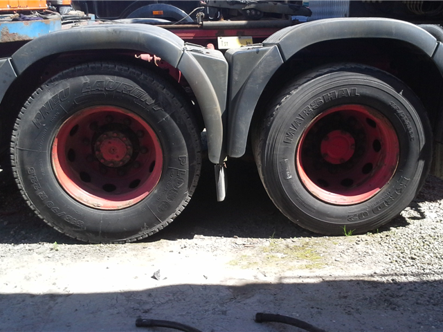 MAN TGA 28430 6x2 10 tyres