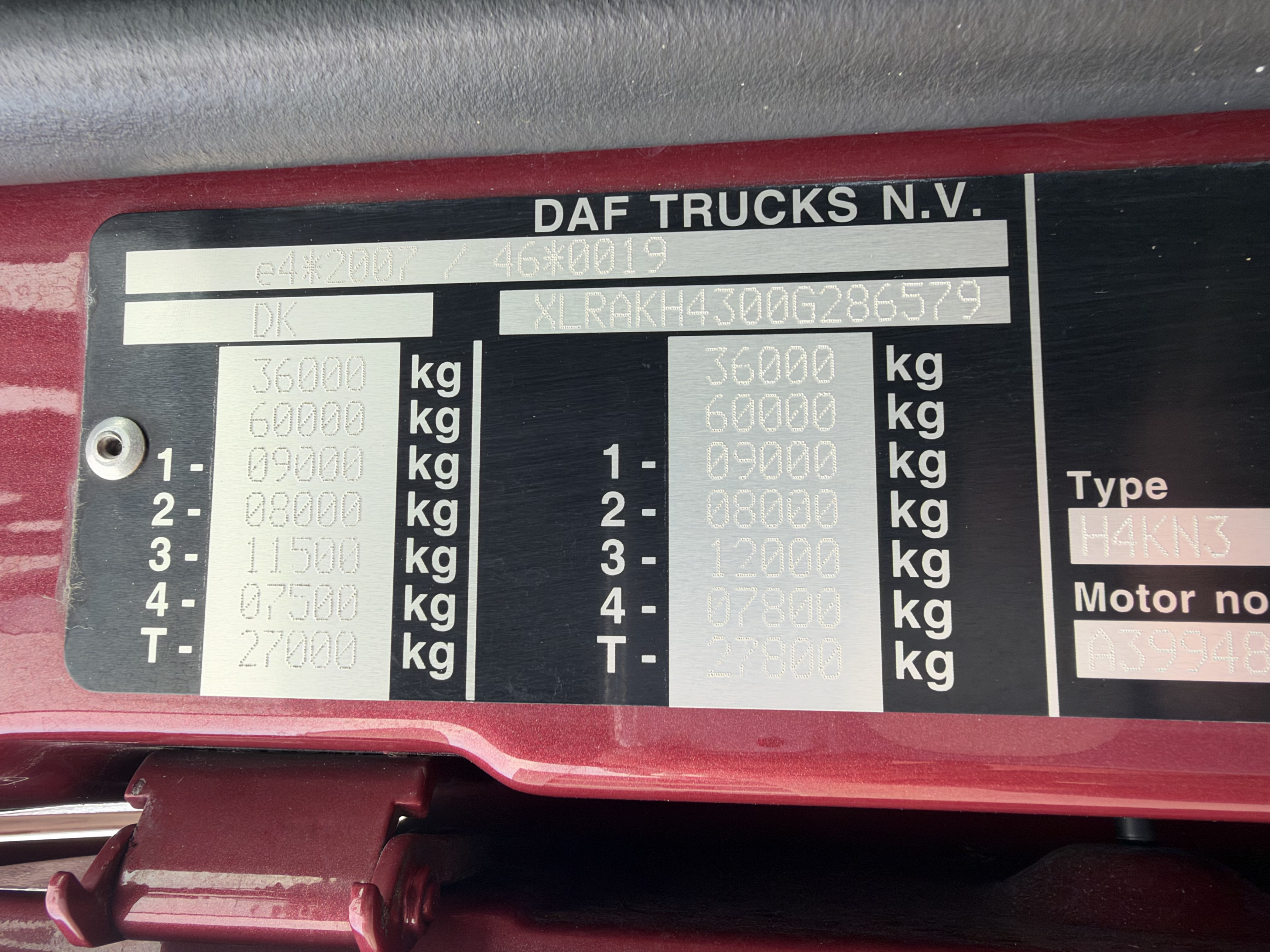 DAF XF530 8x2/4 Super Space Cab chassis