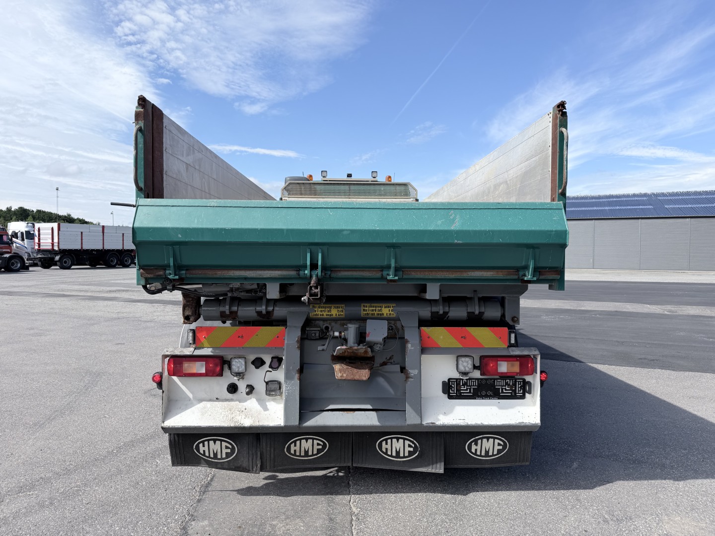 Volvo FMX500 8x4 med løftbogie HMF Pendeltip