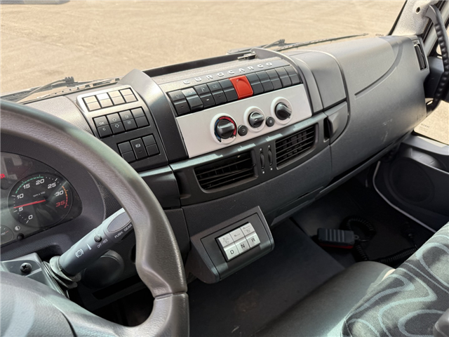 Iveco EuroCargo 180E32 4x2 Schmitz / Thermo King T-1200R Spectrum