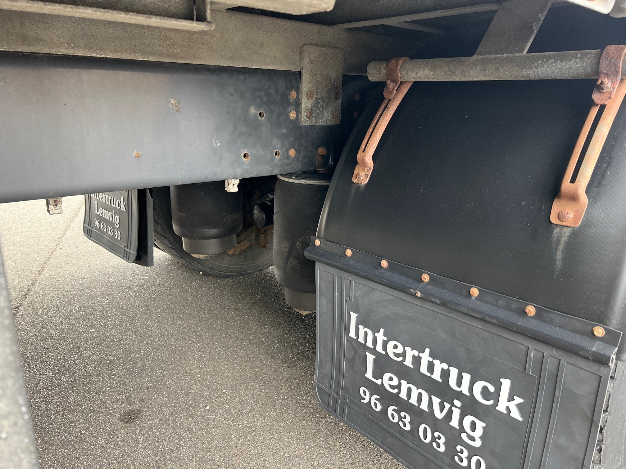 Scania P280 med HMF 1720 kran