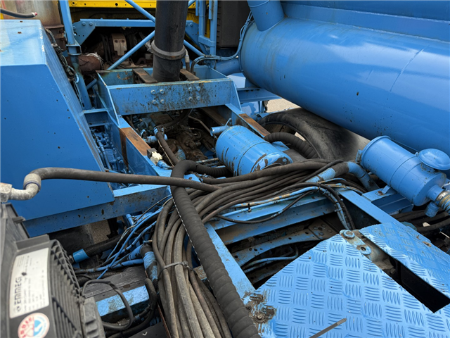 Mercedes Actros 4140 8x4 KOKS MEGAVAC 8000 ADR 13.500 l. Tørsuger