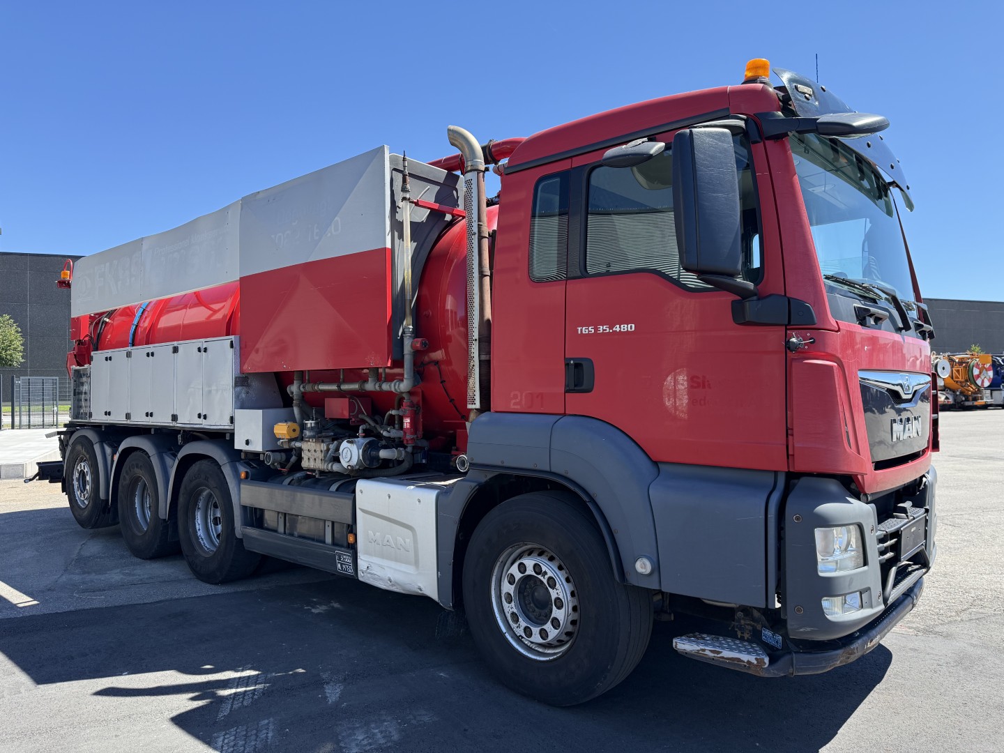 MAN TGS 35.480 8x4*4 Hvidtved Larsen 16.000 l.