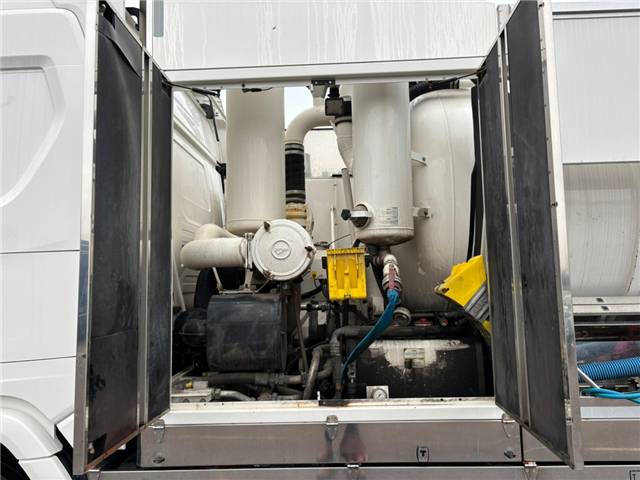 Scania R 500 B8x4*4NB Vacuum Cleaner