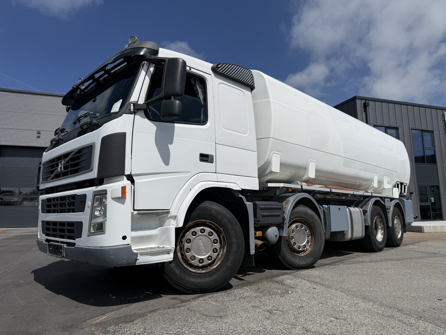 Volvo FM440 8x2*6 24.000 l. ADR Tank