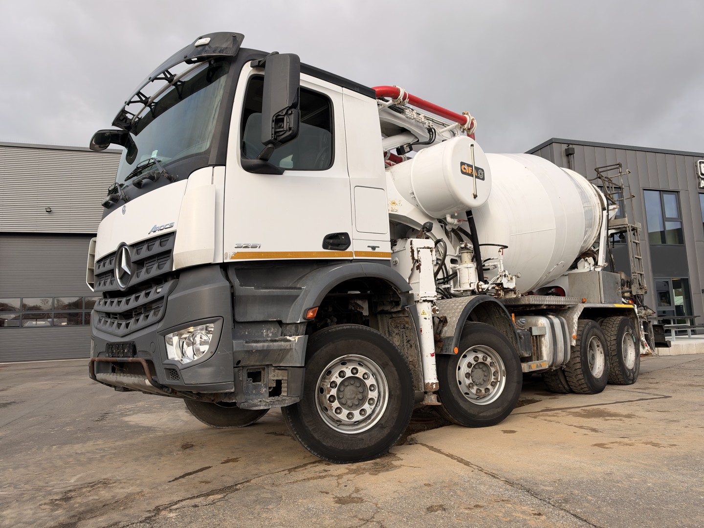 Mercedes Arocs 3251 8x4 CIFA Magnum MK 28.4 L Pumi