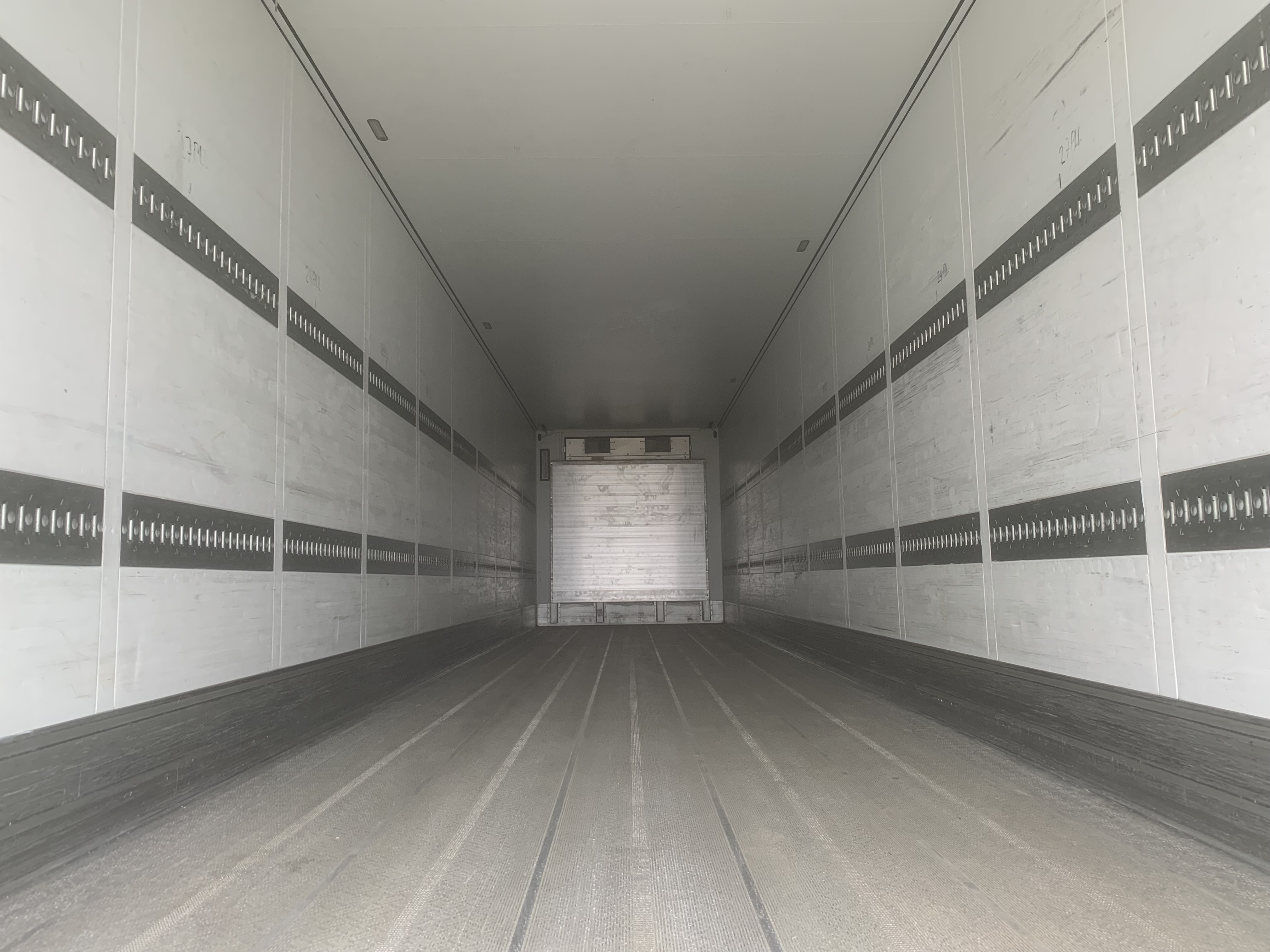 Schmitz Cargobull 3-akslet køletrailer m. lift