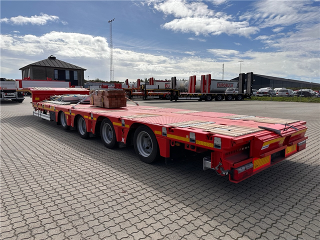 Kässbohrer SLA J4, Udtrækkelig Maskintrailer