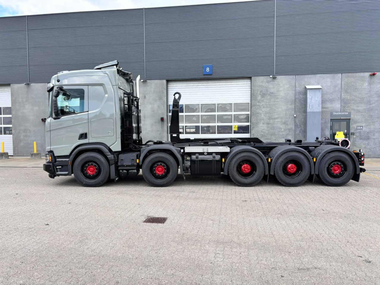 Scania R 590 B10x4*6NB Multilift Ultima 28Z.65 Hooklift
