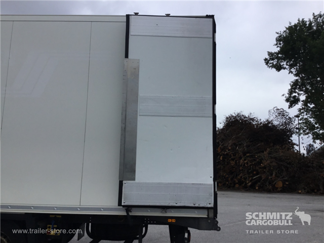 Schmitz Semi Reefer Meat hanging system