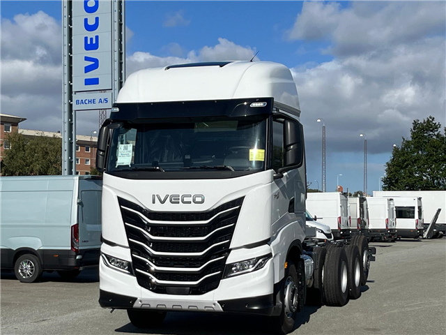 Iveco X-Way AS350X50 Y/FS 8x4 1+3