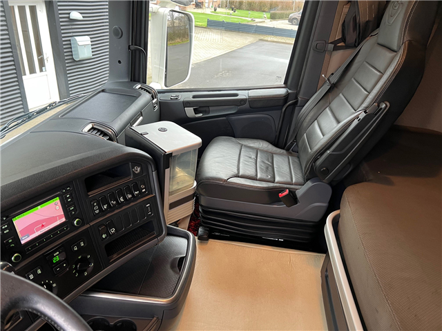 Scania R580 8X2*6 HMF 6020 OK6 + Jib