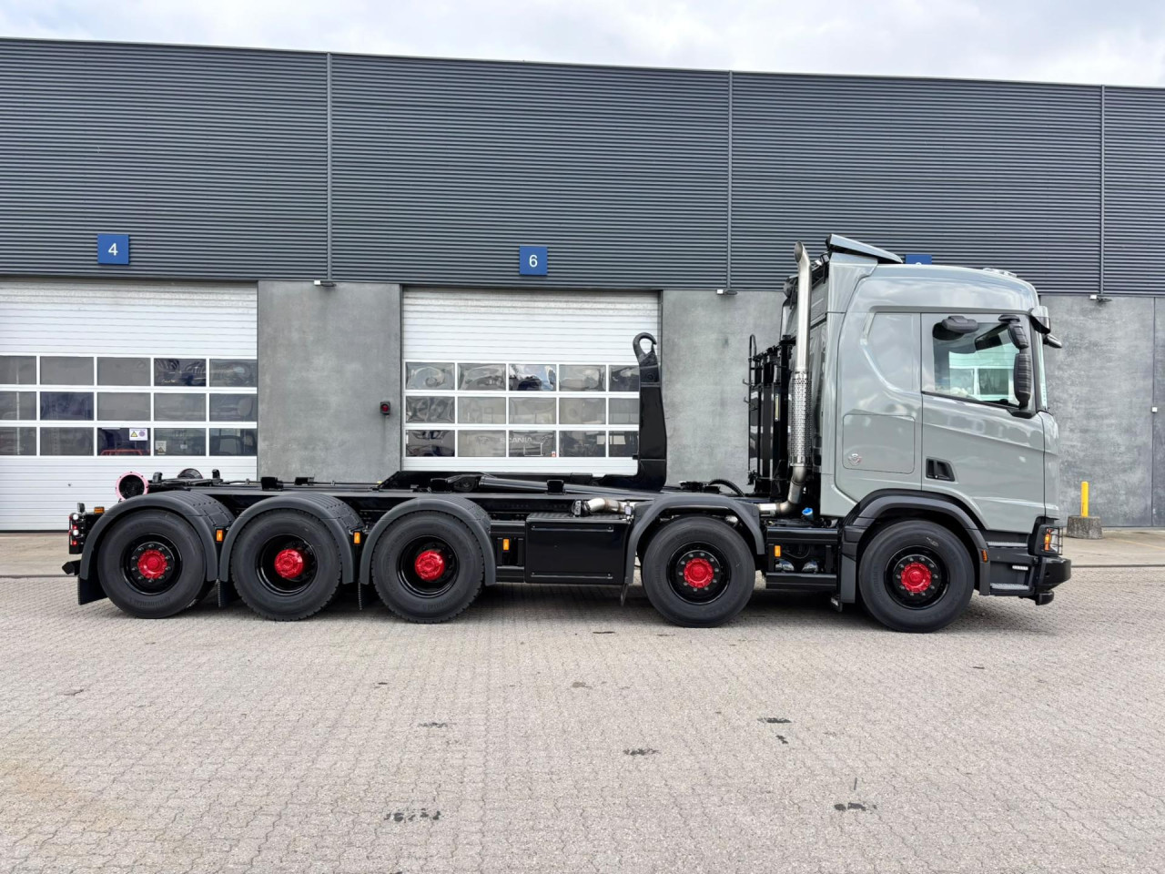 Scania R 590 B10x4*6NB Multilift Ultima 28Z.65 Hooklift