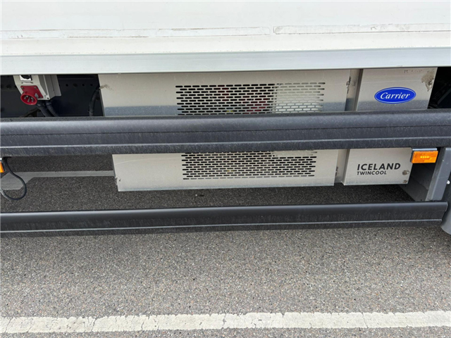 Scania P 320 B6x2*4NB Carrier Iceland Twincool Cherau pie