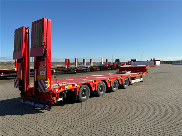 Kässbohrer Kässbohrer SLA-Y 4