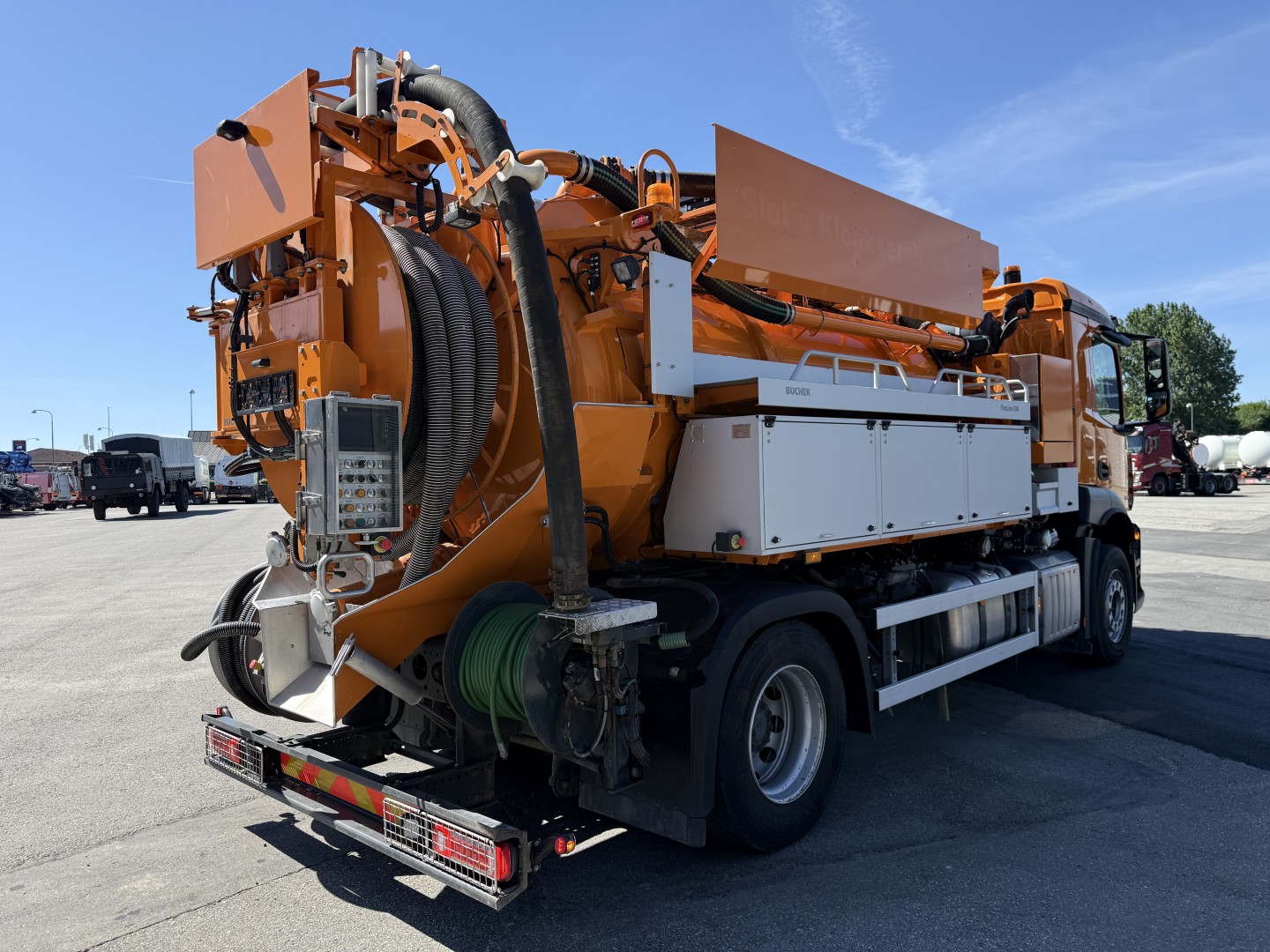 Mercedes Actros 1833 4x2 Bucher FlexLine C60