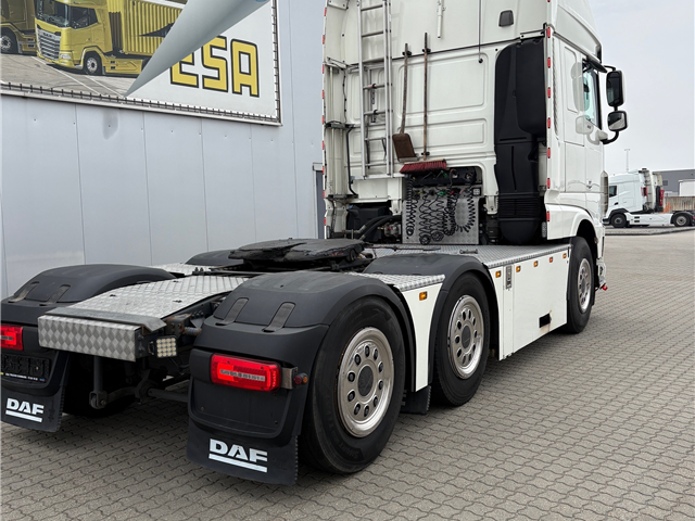 DAF XF 530 FTN 6x2/4 hydraulik trækker