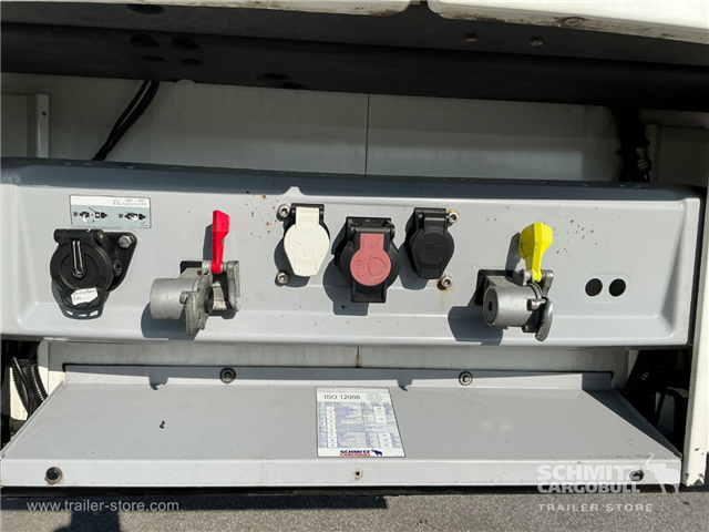 Schmitz Semi Reefer Meat hanging system