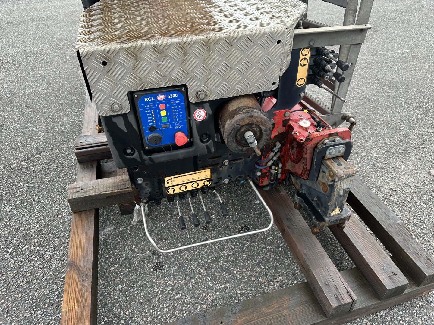 HMF 2120 K4 Kran / Radio