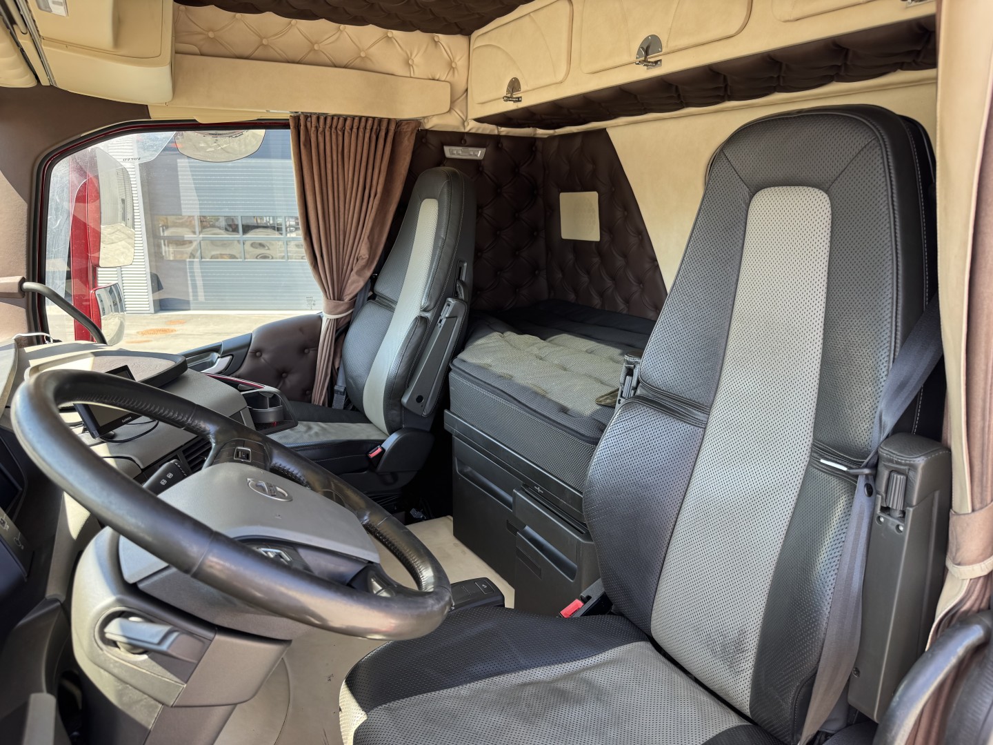 Volvo FH460 8x2*6 Sawo hejs / Hiab X-DUO 102 E-2