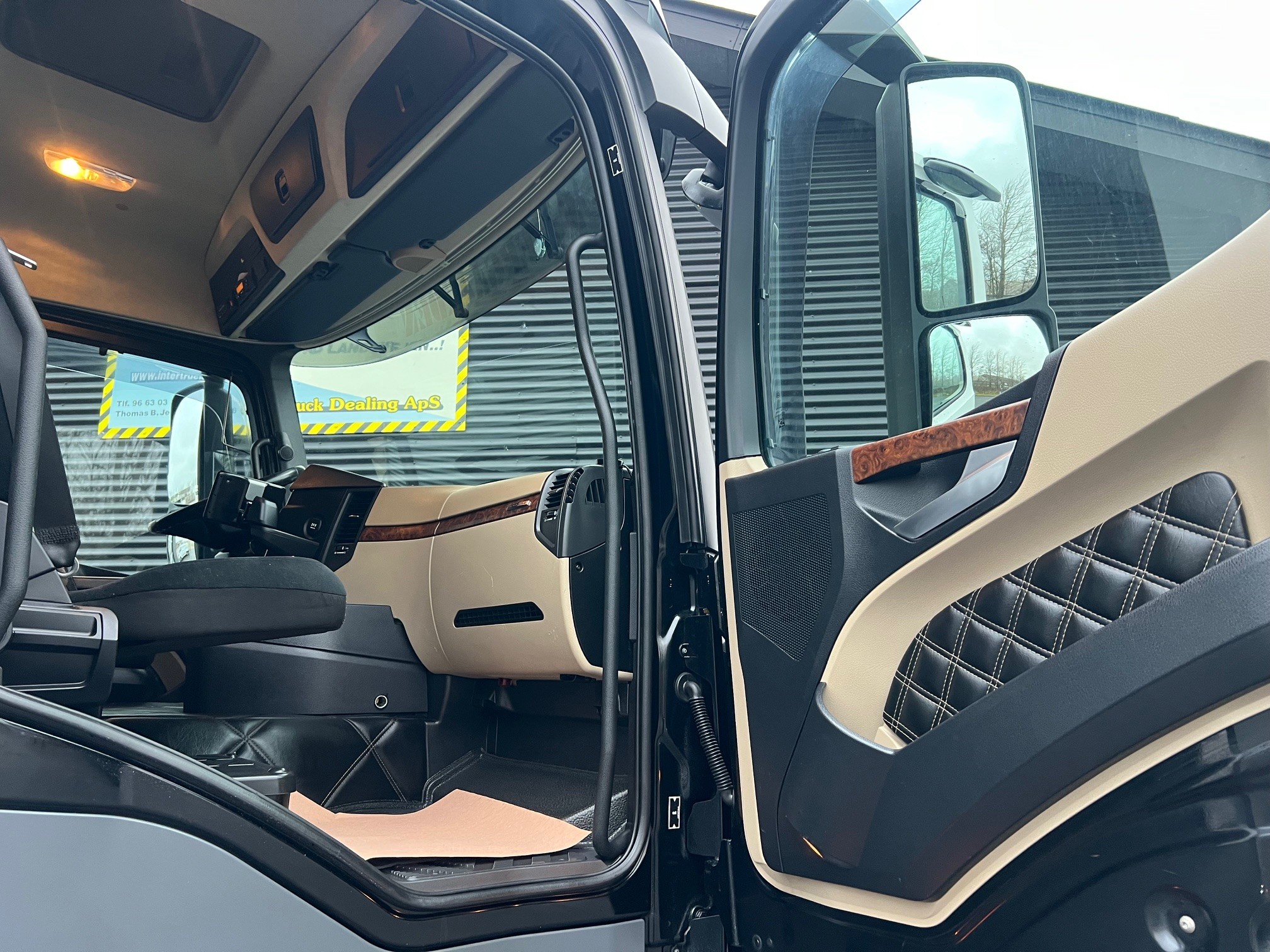 Mercedes 2540 HMF 2120 K5 kran