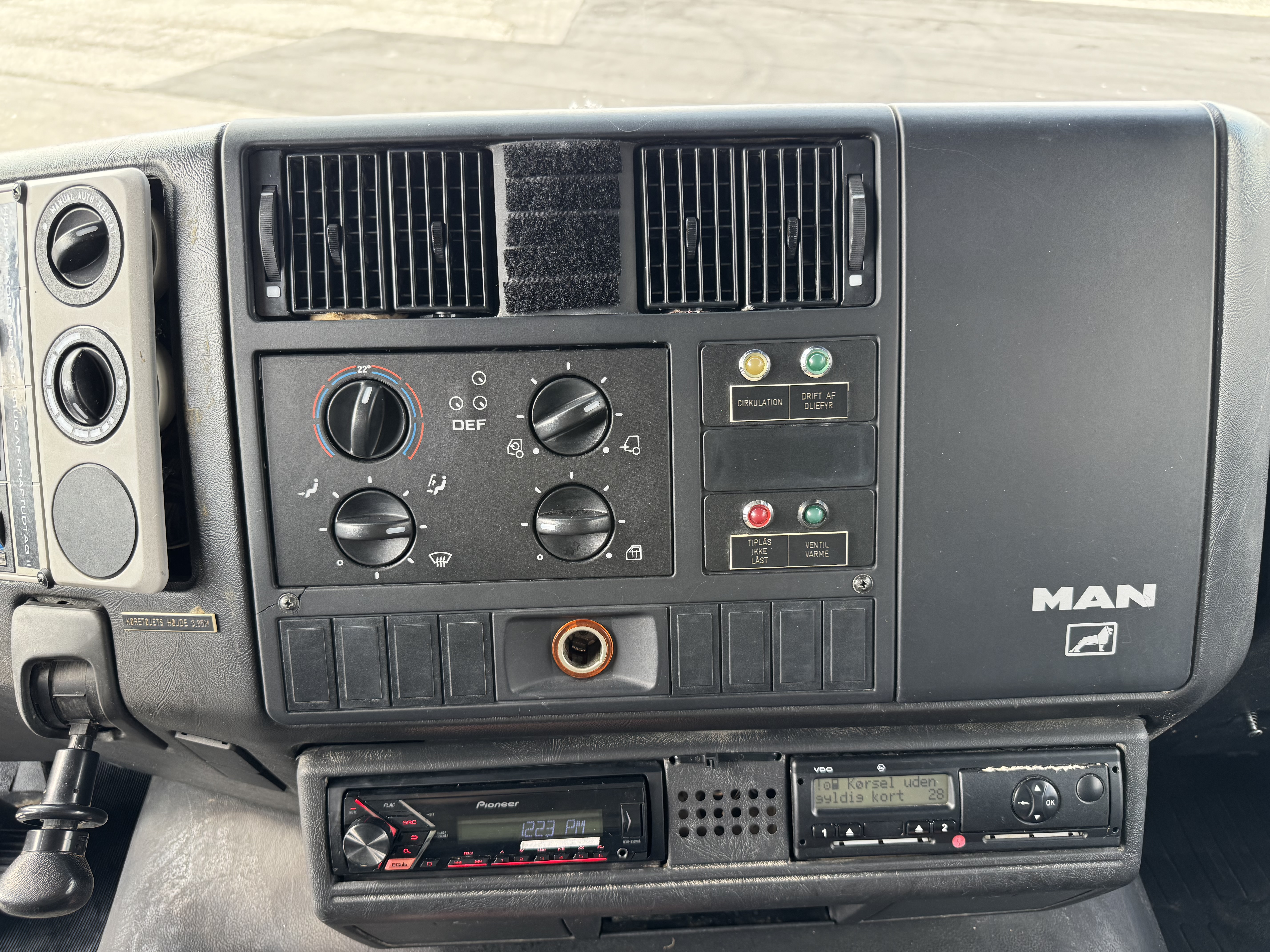 MAN 35.464 8x8 Hvidtved Larsen 9000 L