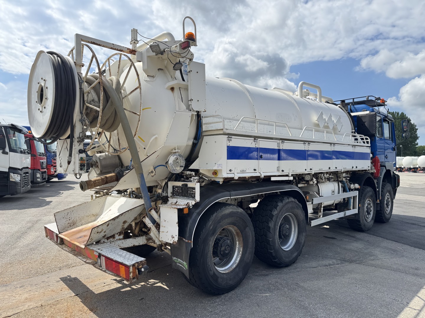 MAN 35.464 8x8 Hvidtved Larsen 9000 L