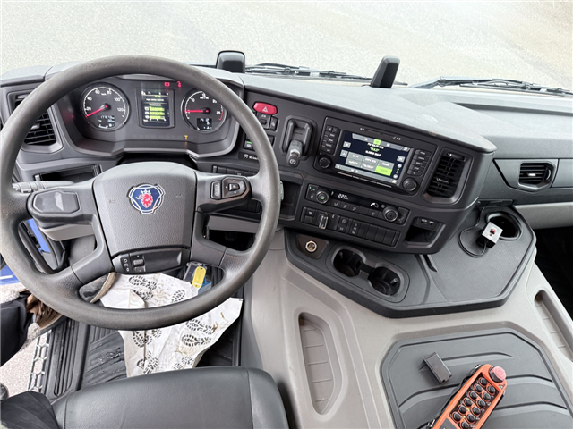 Scania P360 6x2*4 Hvidtved Larsen Flexline 310