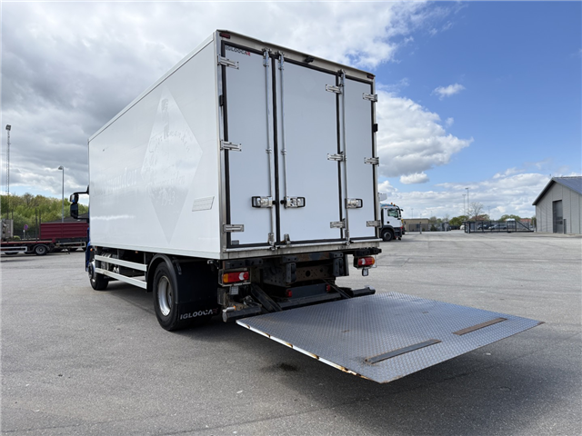 Iveco EuroCargo 180E320 4x2 Carrier Supra 850 Silent