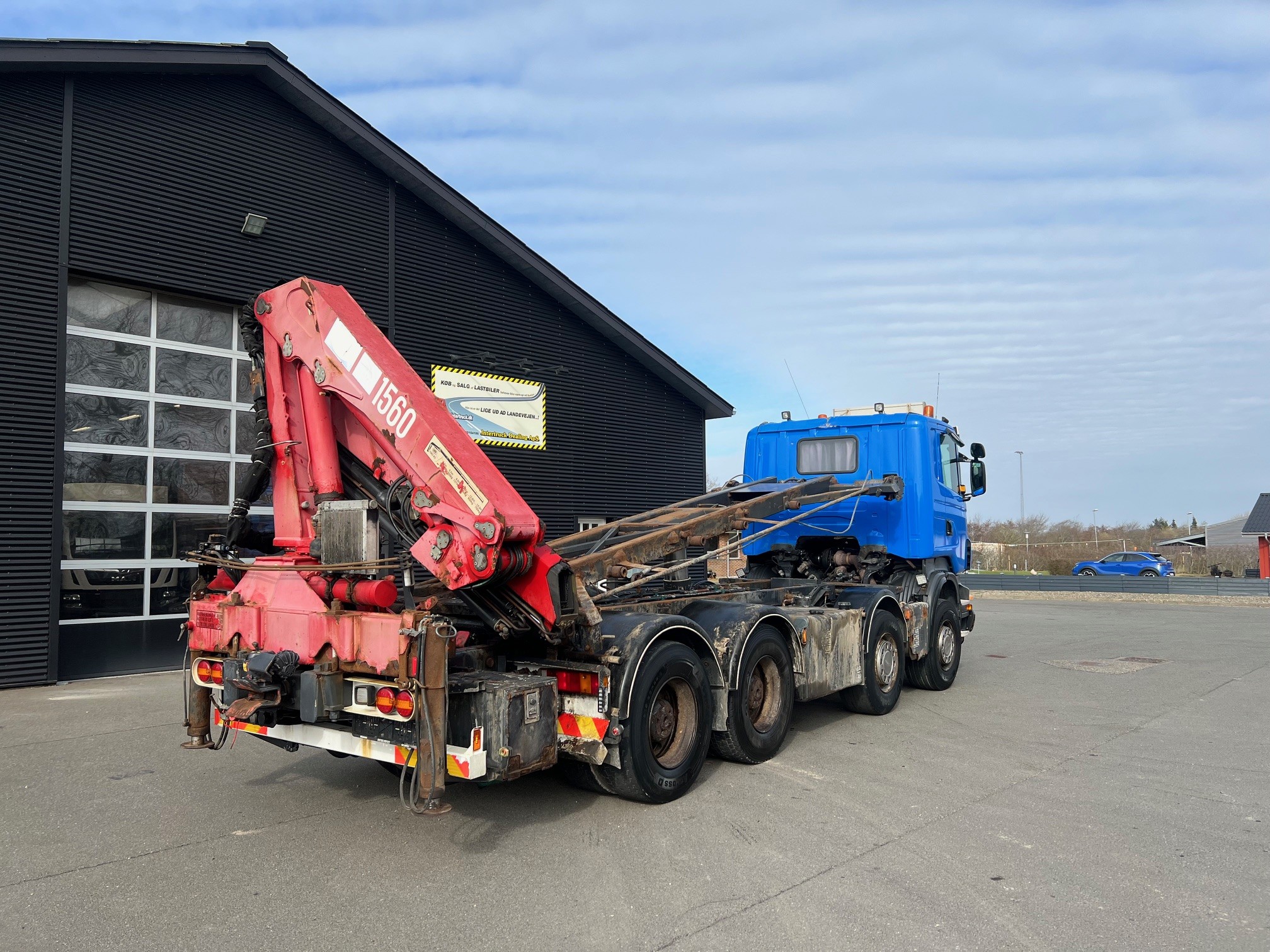 Scania R500 8X4 med HMF hejs og HMF 1560 K5 kran