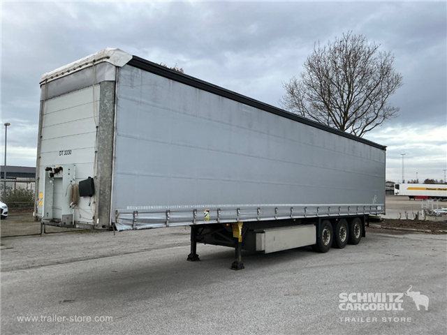 Schmitz Semi Curtainsider Standard , Foldedør højre