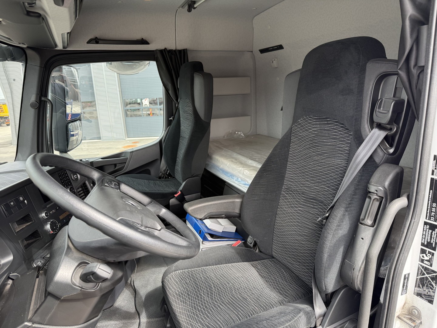 Mercedes Arocs 4153 8x4 MPG 220 TM7