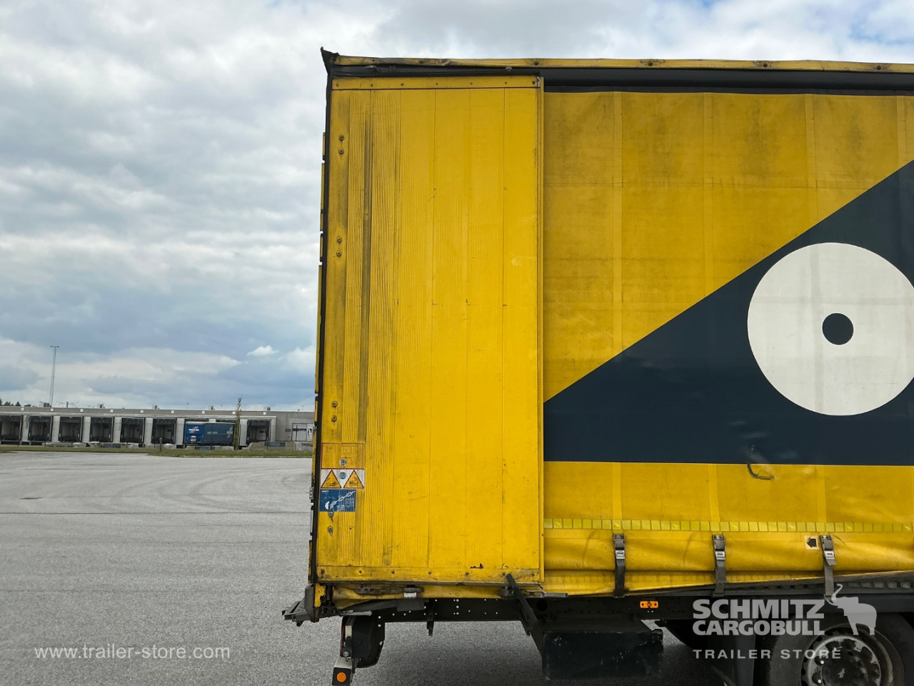 Schmitz Semi Curtainsider Mega