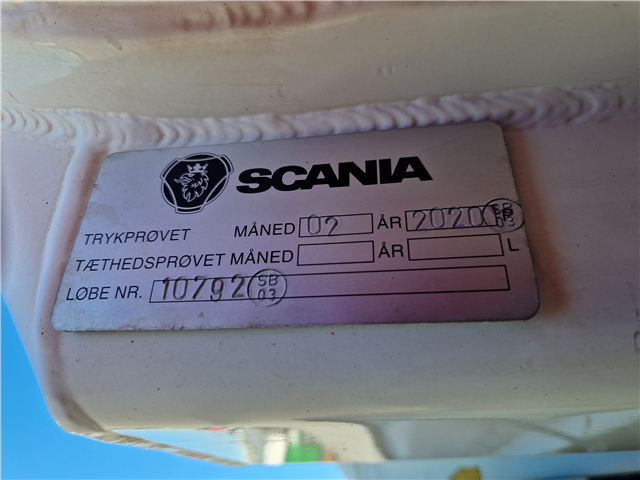 Scania P114 380 8x2*6 HMK Bilcon 23.600 L ADR