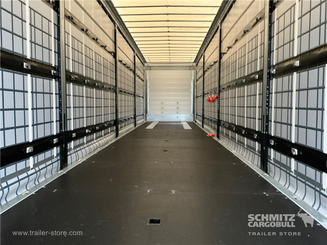 Schmitz Semi Curtainsider Mega