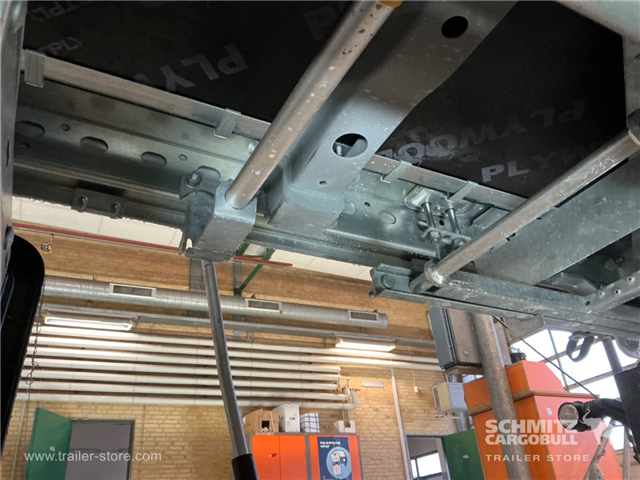 Schmitz Semi Curtainsider Mega