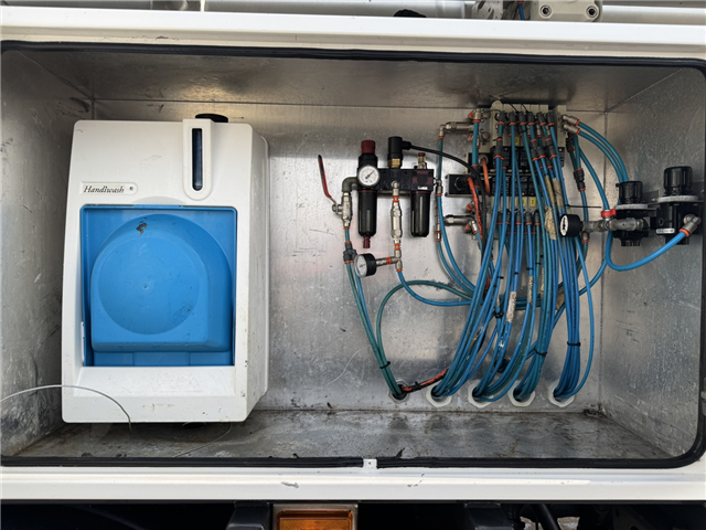 Scania P320 4x2 Hvidtved Larsen 7000 L Kombi