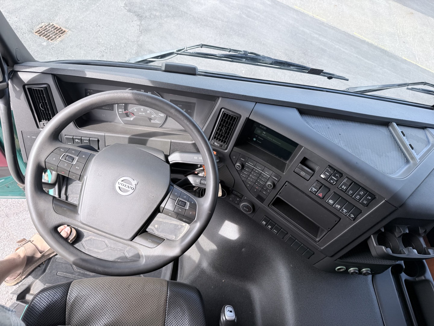 Volvo FMX500 8x4 med løftbogie HMF Pendeltip