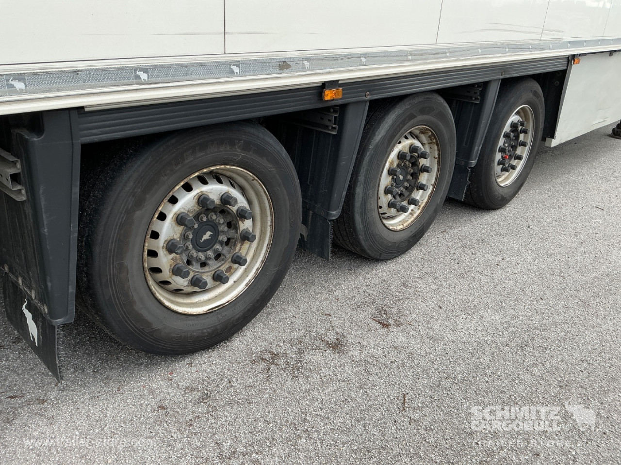 Schmitz Semi Reefer Meat hanging system