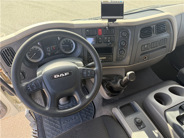 DAF LF45/220 4x2 Fragtlad & lift Euro 6