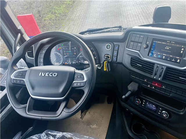 Iveco S-WAY AS440S49