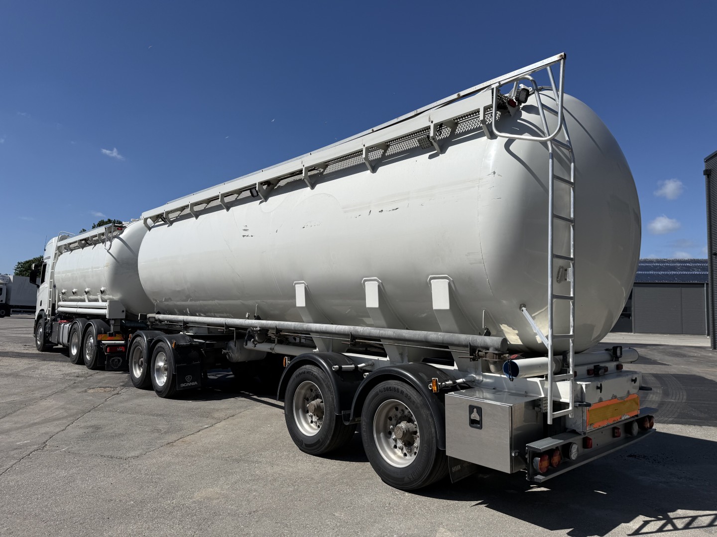Scania R500 NGS CR20H 6x2 26 m3 Silo + HMK Bilcon Siloanhænger