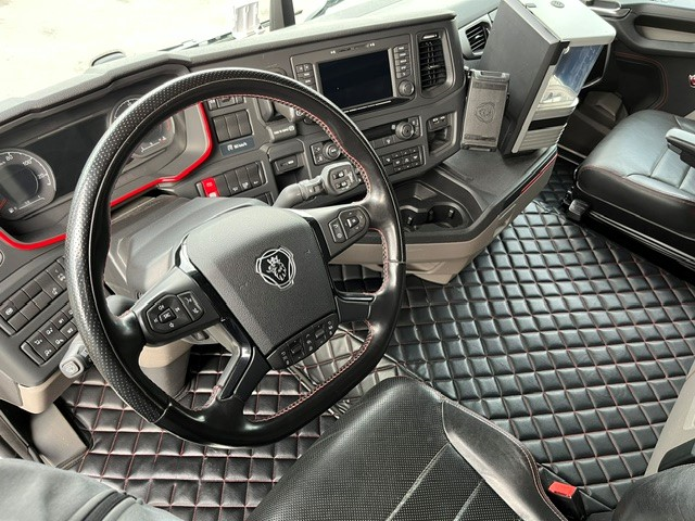 Scania R590
