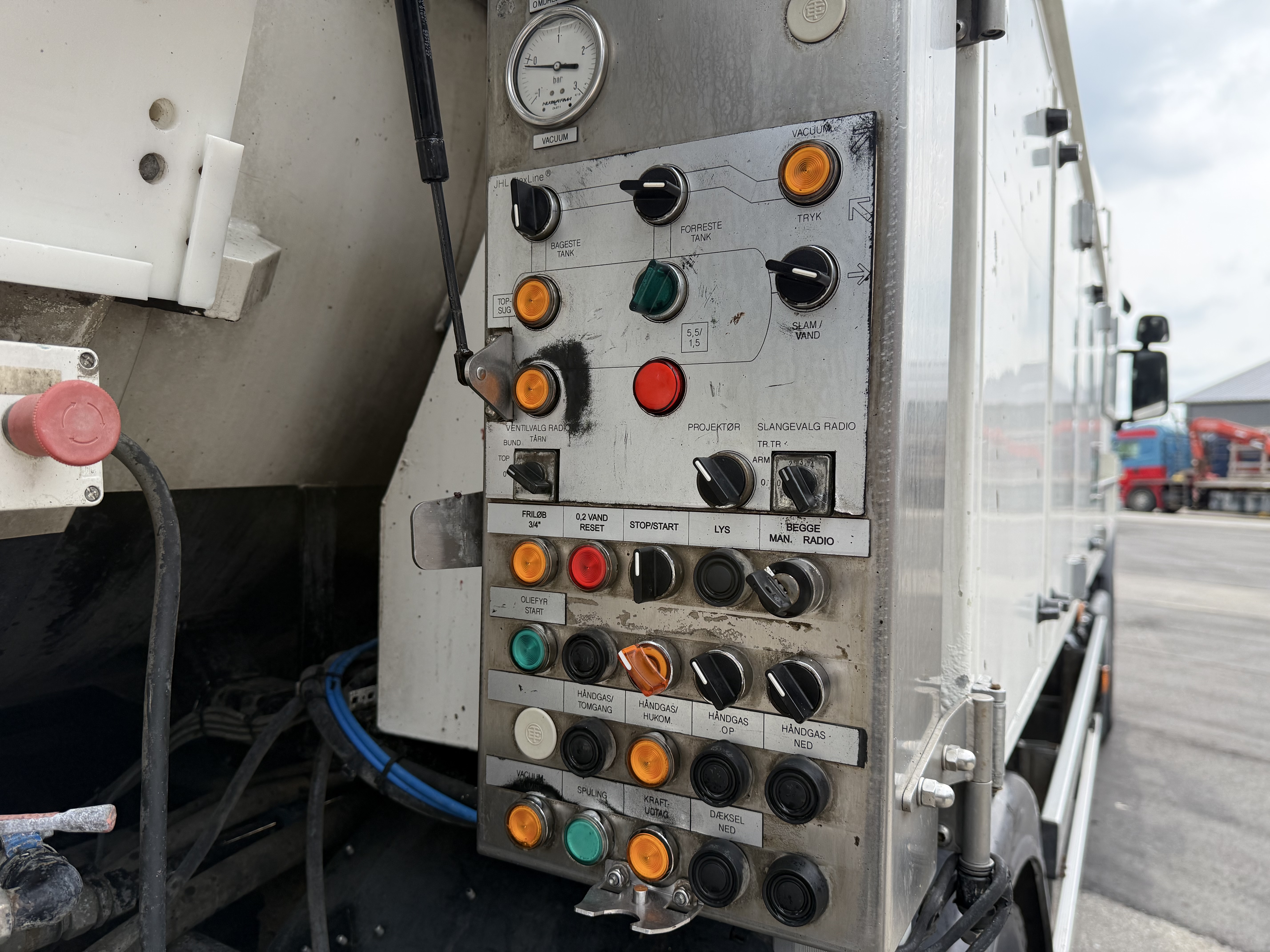 Scania P270 4x2 Hvidtved Larsen 7000 L Sugearm