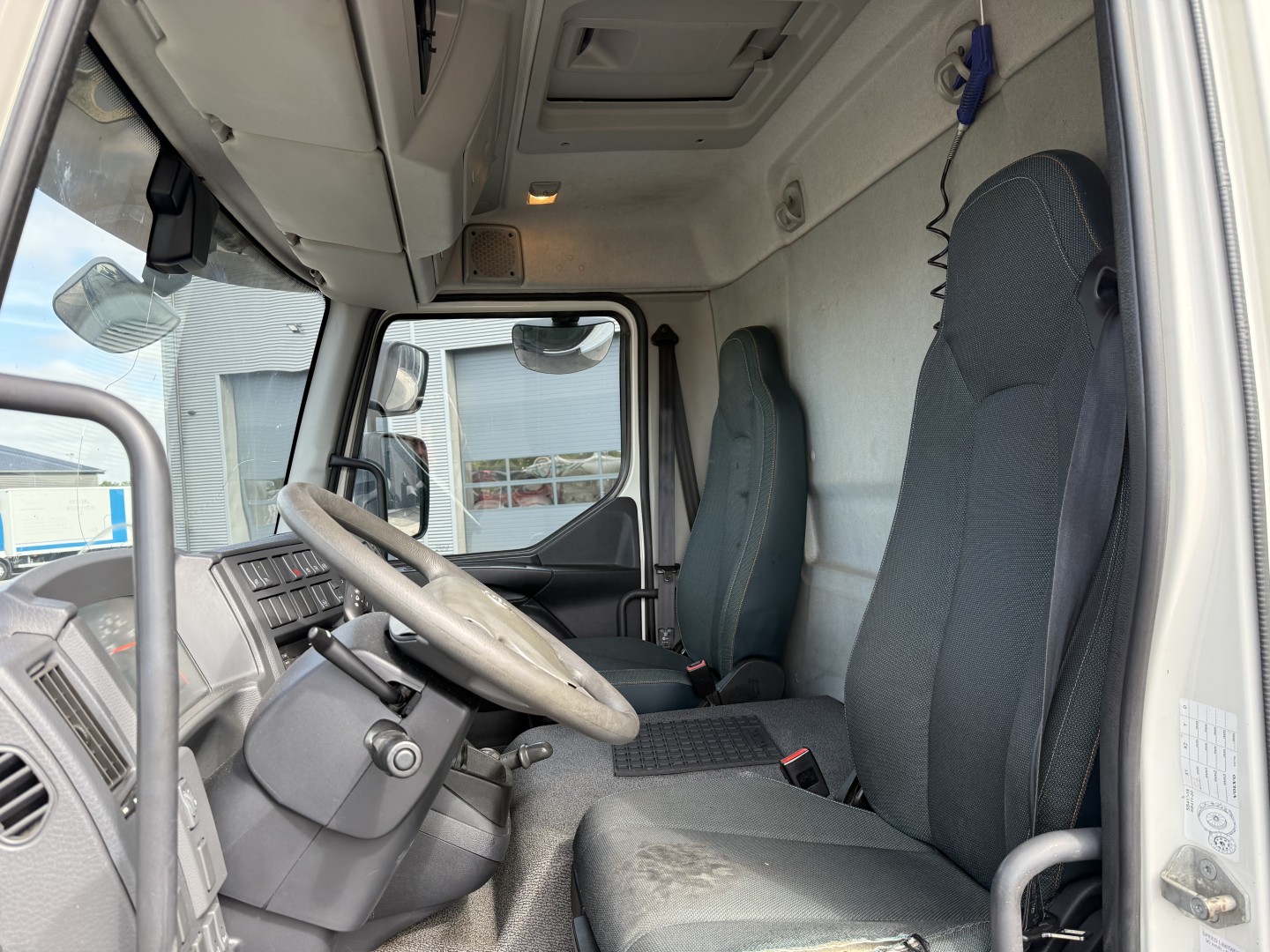 Volvo FL 210 4x2 Lukket kasse Euro 6