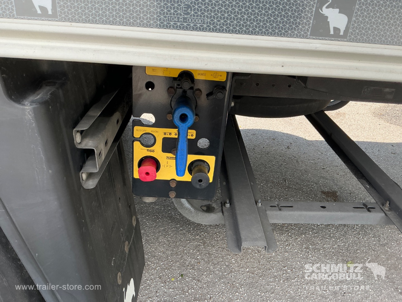 Schmitz Semi Reefer Meat hanging system