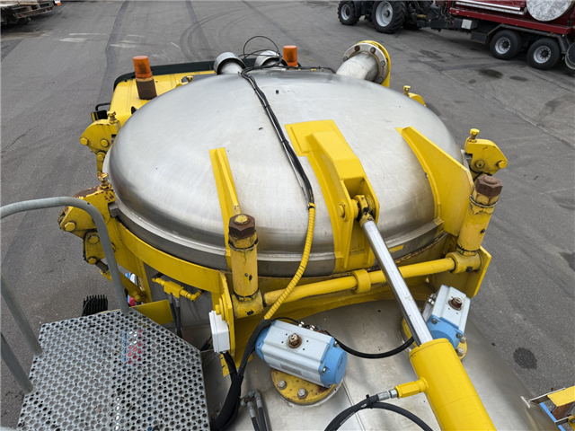 Mercedes Actros 4140 8x4 KOKS MEGAVAC 8000 ADR 13.500 l. Tørsuger