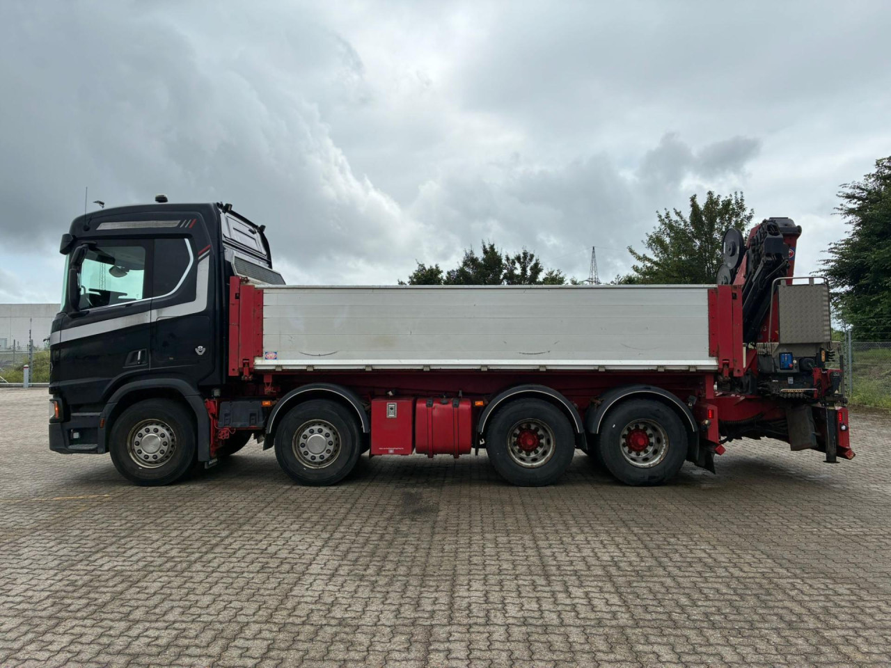Scania R 650 B8x4NB Tip - HMF kran 2620